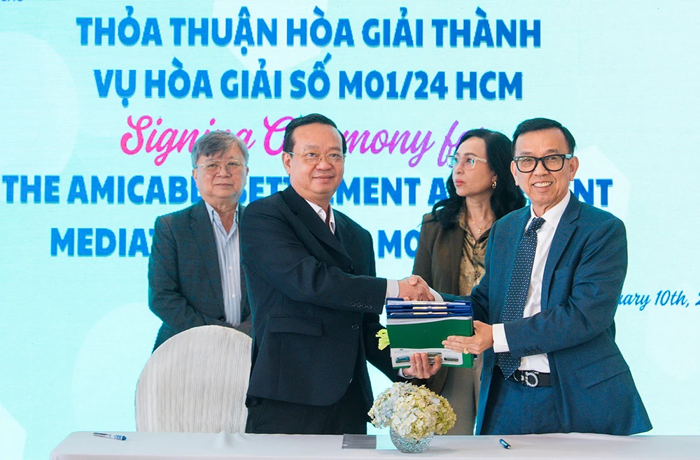 ubnd-tp-hcm-va-vws-ky-ket-thoa-thuan-hoa-giai-thanh-2.jpg