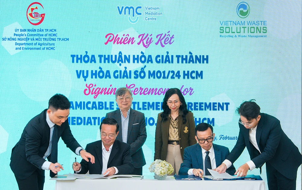 ubnd-tp-hcm-va-vws-ky-ket-thoa-thuan-hoa-giai-thanh.jpg