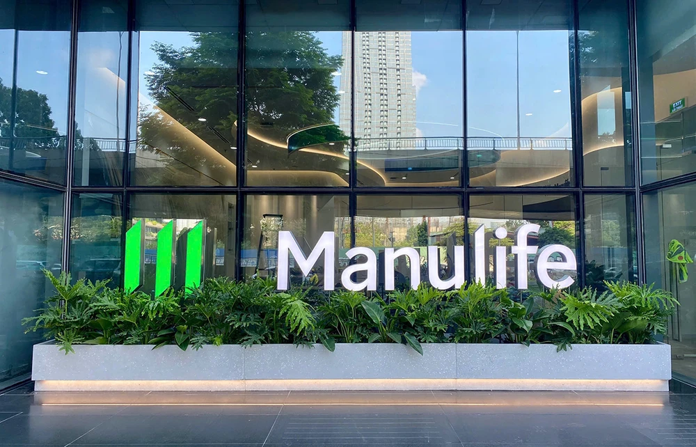 nam-2025-manulife-viet-nam-chi-tra-hon-9-000-ty-dong-quyen-loi-bao-hiem-cho-khach-hang.jpg