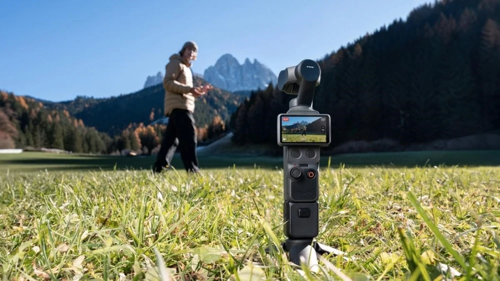 dji-osmo-pocket-4-chinh-thuc-ra-mat-vua-vlogging-da-tro-lai-xoa-so-moi-gioi-han-quay-phim-cam-tay-4.jpg