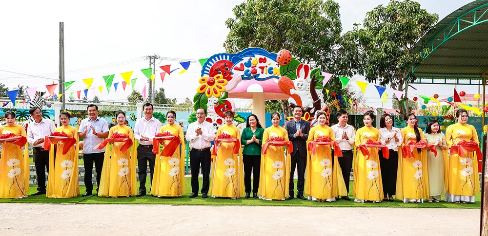 amway-viet-nam-thuc-day-cac-sang-kien-vi-cong-dong-tai-dbscl.jpg