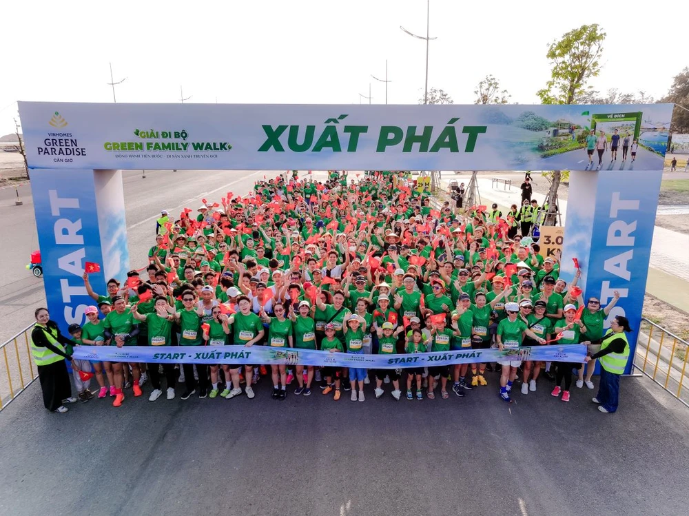 hon-1-000-nguoi-nhuom-xanh-can-gio-hao-huc-trai-nghiem-va-san-co-hoi-so-huu-vinhomes-green-paradise.jpg