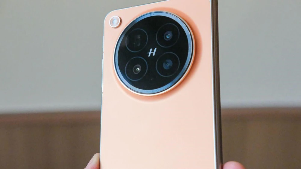 danh-gia-oppo-find-n6-nep-gap-man-hinh-zero-feel-quyen-nang-but-ai-va-suc-manh-snapdragon-8-elite-gen-5-4.jpg