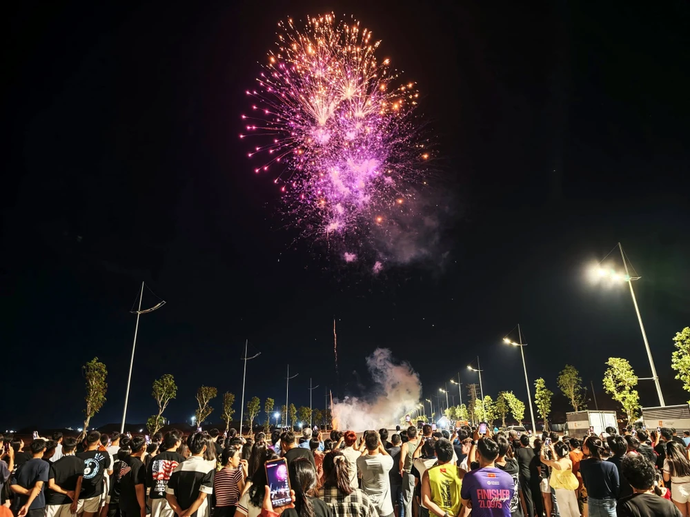 paradise-summer-fest-6-6-thien-duong-le-hoi-bien-mua-he-tai-can-gio-co-gi-ma-khien-dan-tinh-sot-ran-ran-3.jpg