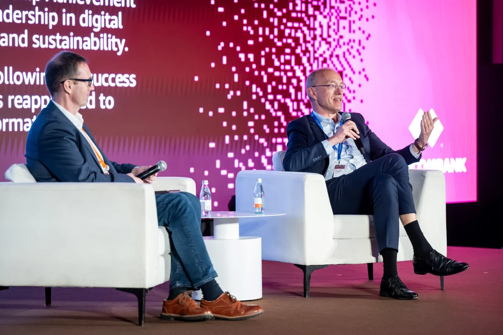 ceo-techcombank-jens-lottner-dua-ai-thanh-nang-luc-van-hanh-quy-mo-lon-tai-techcombank-2.jpg