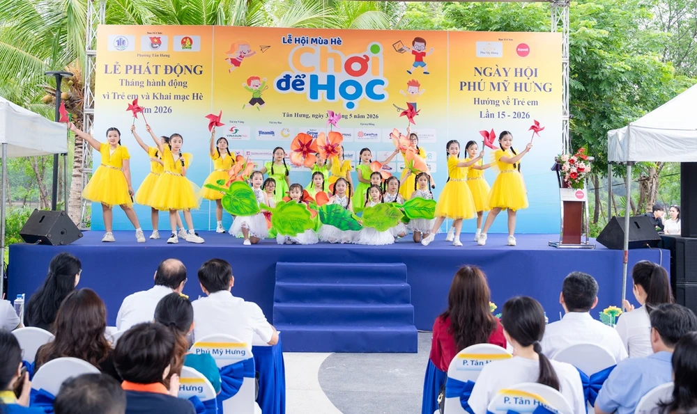 hang-ngan-luot-tre-em-tham-gia-ngay-hoi-phu-my-hung-huong-ve-tre-em-2026.jpg