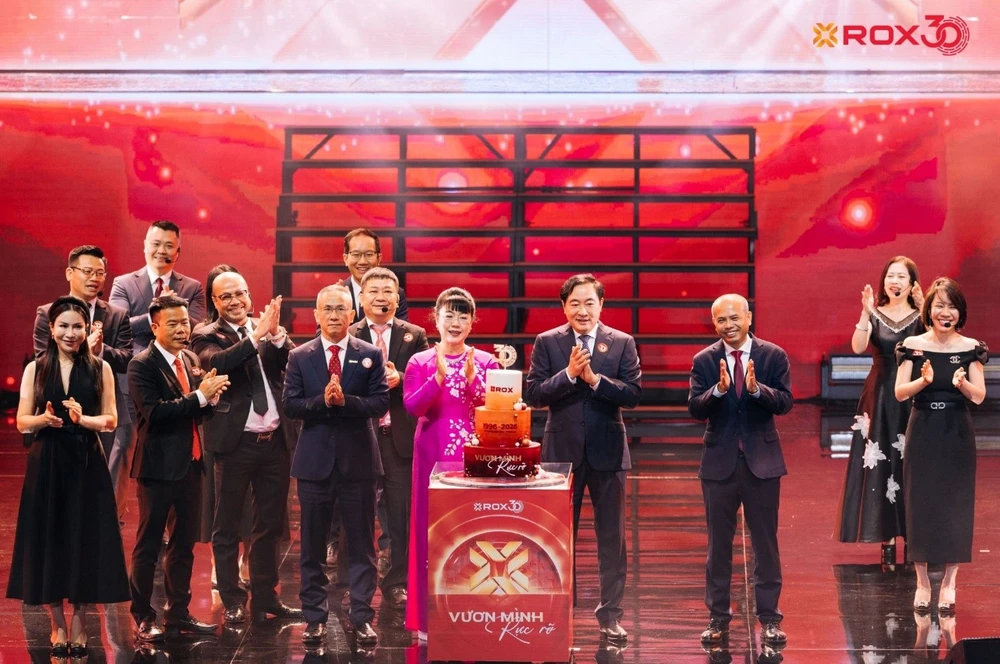 khat-vong-vuon-minh-ruc-ro-va-hanh-trinh-3-thap-ky-kien-tao-cua-rox-group-3.jpg