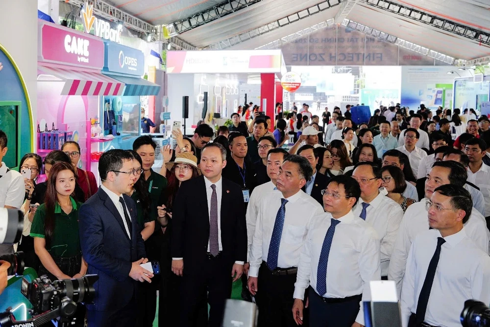 trai-nghiem-man-nhan-chuoi-giai-phap-tai-chinh-so-tai-dai-lo-thinh-vuong-vpbank-2026.jpg