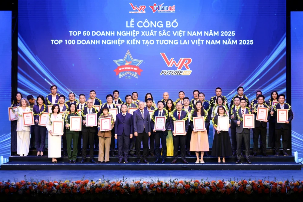 lpbank-ghi-dau-an-trong-top-50-doanh-nghiep-xuat-sac-viet-nam-2025-2.jpg