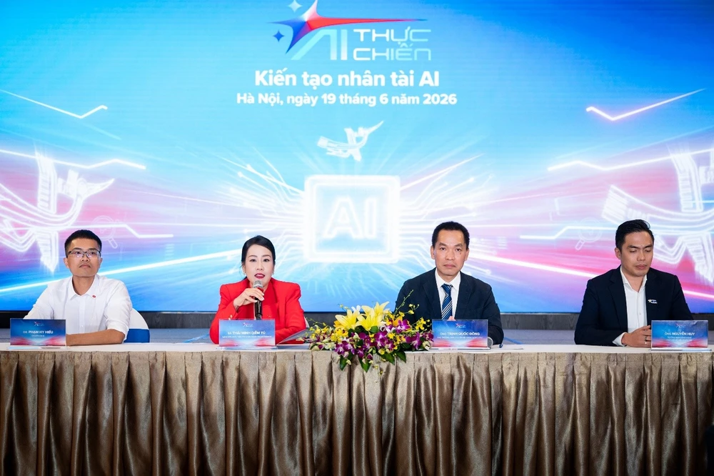 techcombank-dong-hanh-cung-ai-thuc-chien-mua-2-dan-loi-tri-tue-viet-vuon-tam-ky-nguyen-ai-3.jpg