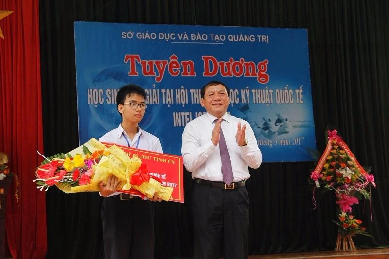 Phạm Huy được tuyên dương tại quê nhà.