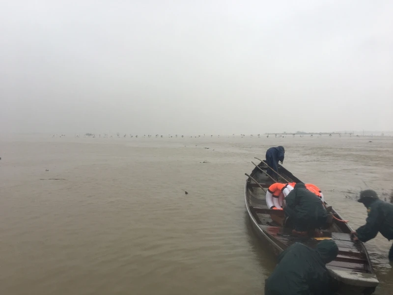 Lũ trên sông Hương đang lên trở lại ảnh 1