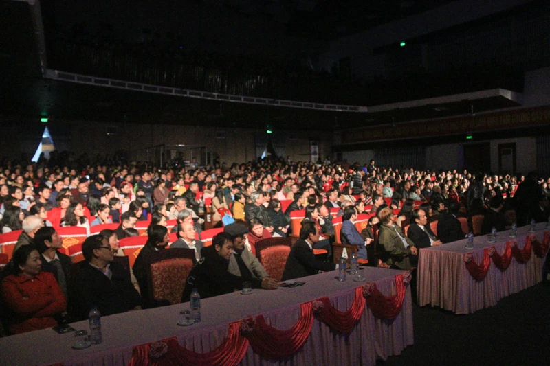 Thần đồng piano Evan Le biểu diễn nhạc Trịnh ảnh 10 Thần đồng piano Evan Le biểu diễn nhạc Trịnh ảnh 10