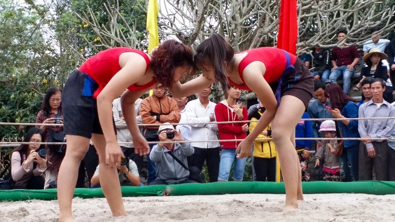 Nô nức xem đô vật xứ Huế tranh tài ảnh 7