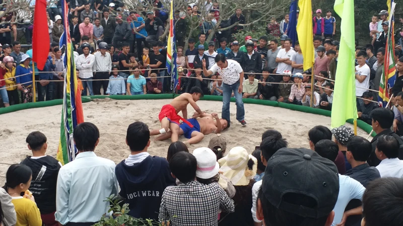 Nô nức xem đô vật xứ Huế tranh tài ảnh 6