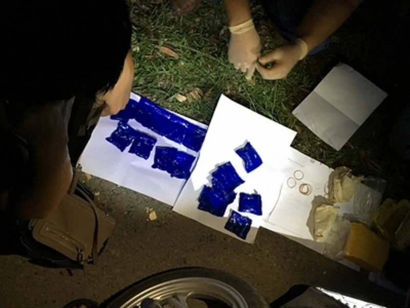 Ngọc nữ mang 4.000 viên ma túy chưa tới Đông Hà thì bị tóm ảnh 1