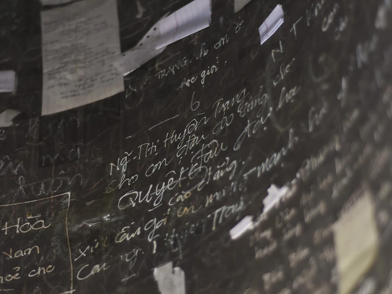 Viết vẽ bậy lên nhiều di tích, bảo vật quốc gia ảnh 2