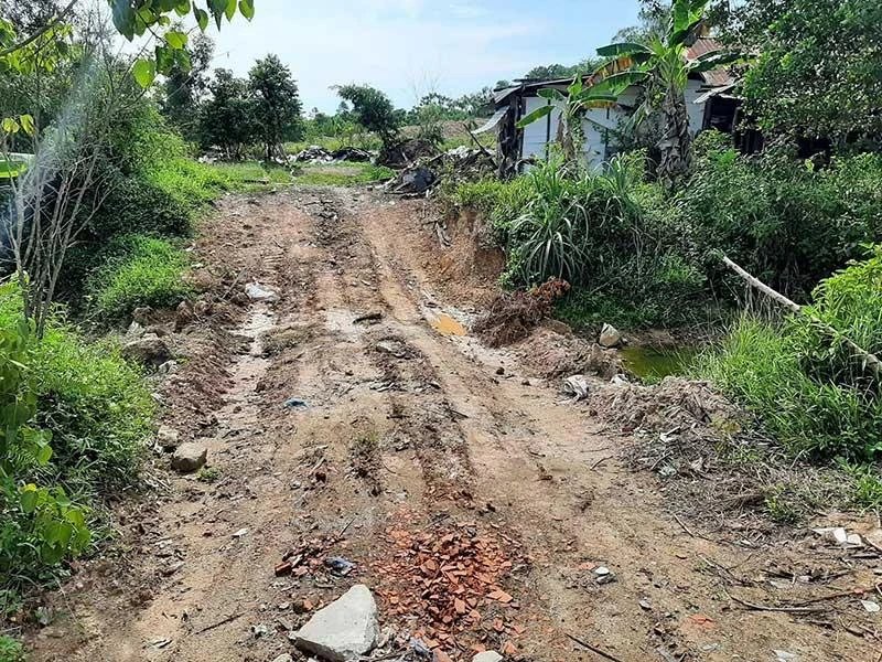 Cán bộ phải trèo tường vào kiểm tra resort ảnh 3