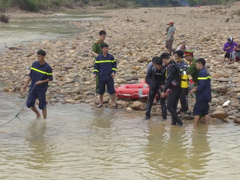 Người phụ nữ bị nước cuốn trôi khi đi làm thuê ảnh 1