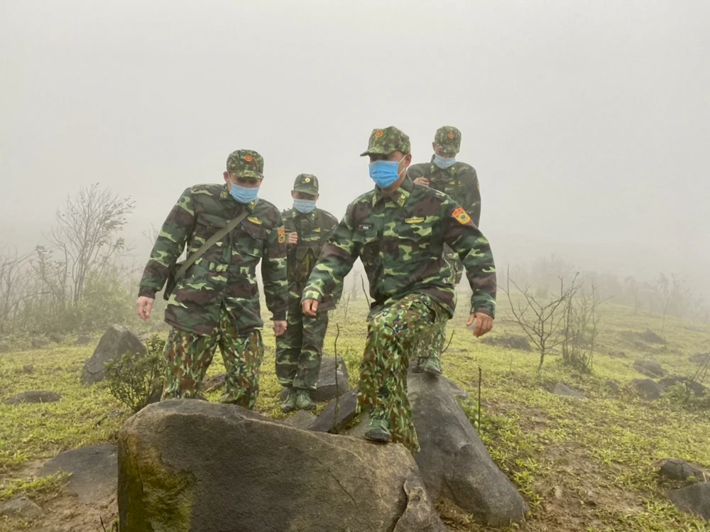 Hình ảnh lính biên phòng tuần tra giữa trời đông giá rét ảnh 3 Hình ảnh lính biên phòng tuần tra giữa trời đông giá rét ảnh 3