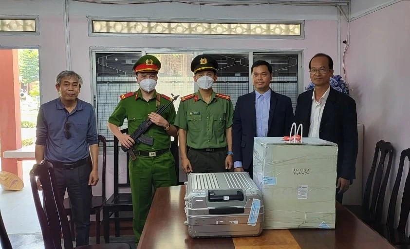 Hai cổ vật được đưa về Huế.