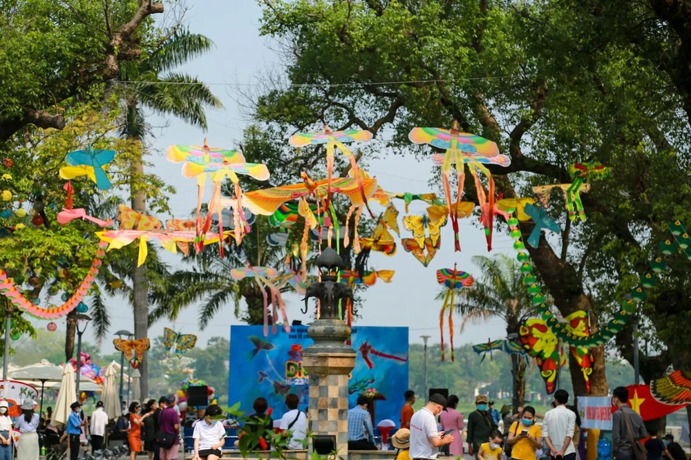 Lễ hội Diều Huế 2022 “Những cánh bay Việt Nam” nằm trong khuông khổ lễ hội Festival Huế 2022. Lễ hội diều được tổ chức từ ngày 16-4 đến ngày 23-4-2022. Lễ hội Diều Huế 2022 “Những cánh bay Việt Nam” nằm trong khuông khổ lễ hội Festival Huế 2022. Lễ hội diều được tổ chức từ ngày 16-4 đến ngày 23-4-2022.