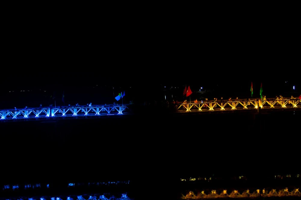 Tại di tích quốc gia đặc biệt đôi bờ Hiền Lượng - Bến Hải, hệ thống chiếu sáng được đặt tại cầu Hiền Lương, Kỳ đài, tượng chiến sĩ công an bảo vệ giới tuyến, nhà trưng bày,... Ảnh: NGUYỄN DO