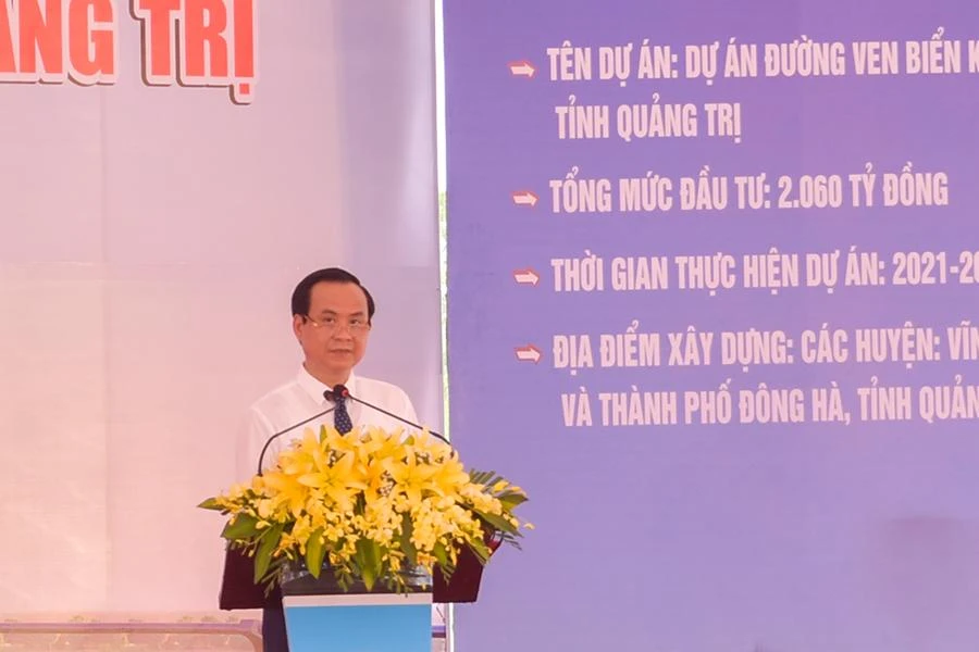 Ông Võ Văn Hưng, Chủ tịch UBND tỉnh Quảng Trị phát biểu tại lễ khởi công. Ảnh: NGUYỄN DO