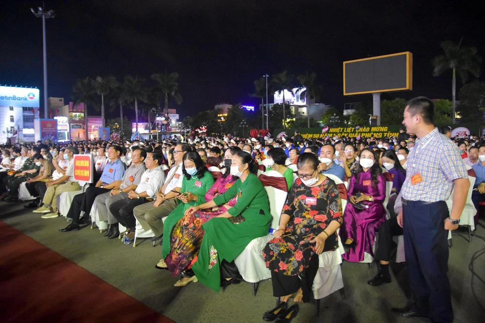 Lễ kỷ niệm thu hút sự tham gia đông đảo của người dân địa phương. Ảnh: NGUYỄN DO