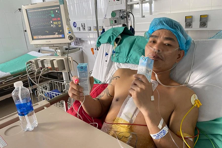 Bệnh nhân hiện đã có thể tự uống nước, sữa.