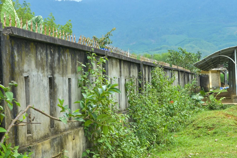 Năm 2019, UBND tỉnh này có Tờ trình 1072/TTr-UBND gửi Thủ tướng về việc đề nghị tiếp tục thực hiện đầu tư dự án Nhà máy xi măng Nam Đông. Đồng thời trong chuyến làm việc với tỉnh vào giữa năm 2019, Thủ tướng ban hành Thông báo kết luận 212/TB-VPCP. Ảnh: NGUYỄN DO