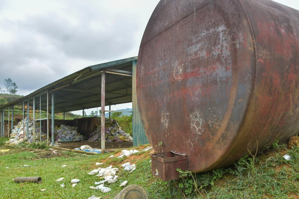 Theo kế hoạch, dự án được hoàn thành và đưa vào hoạt động từ năm 2011. Lãnh đạo địa phương và người dân kỳ vọng dự án khi hoạt động sẽ tạo việc làm, nâng cao thu nhập, phát triển kinh tế - xã hội của huyện miền núi Nam Đông. Ảnh: NGUYỄN DO