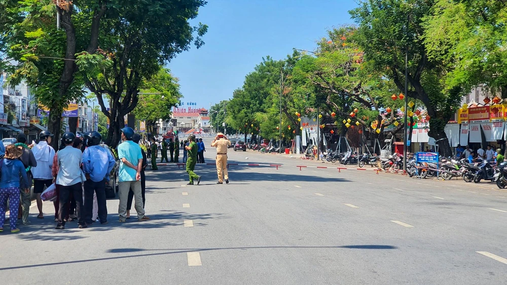 Nhiều tiểu thương tại chợ Đông Ba chứng kiến vụ việc vẫn chưa hết bàng hoàng.