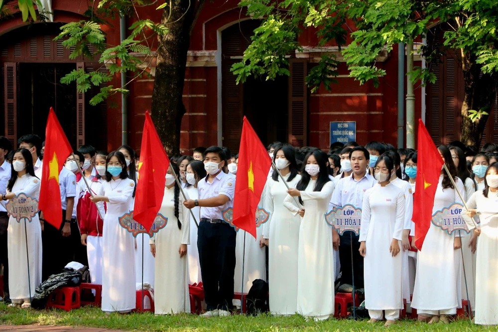 Trường THPT chuyên Quốc học Huế là một ngôi trường giàu truyền thống. Năm học 2021-2022, các học sinh đã đạt 56 giải trong kỳ thi học sinh giỏi cấp Quốc gia. Đặc biệt, em Trương Văn Quốc Đạt giành Huy chương Bạc kỳ thi Olympic Sinh học quốc tế. Ảnh: B.TRÂM