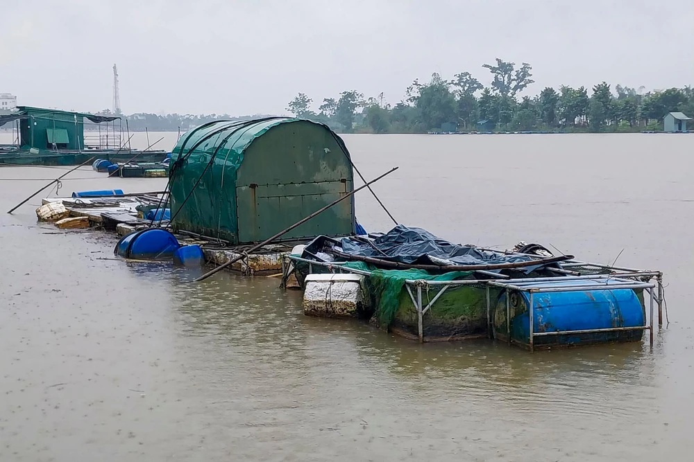 Hồ chứa thủy điện Hương Điền đang điều tiết nước để đảm bảo an toàn hồ đập và vùng hạ du. Mực nước trên sông Bồ xấp xỉ báo động 2.
