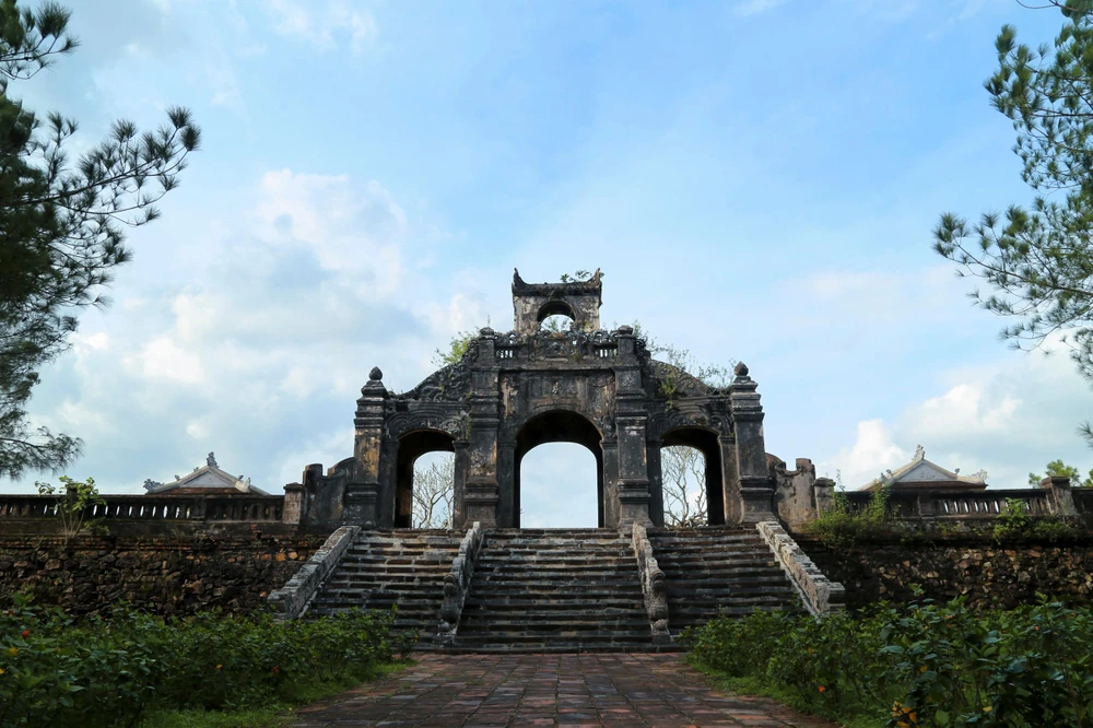 Dưới thời vua Minh Mạng, Thiệu Trị, Thành Thái, Văn Miếu được trùng tu, nâng cấp và xây dựng thêm các công trình kiến trúc trên khu đất rộng khoảng 3 ha.