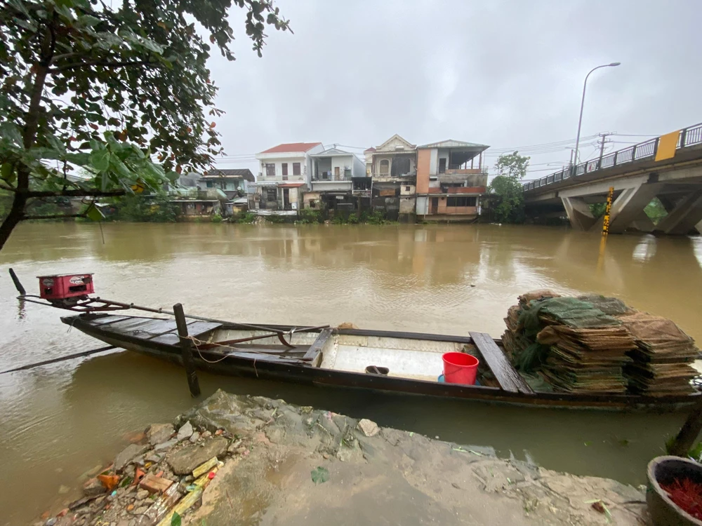 Chiếc thuyền được ông Châu sử dụng để trộm cắp tài sản. Ảnh: C.QUANG