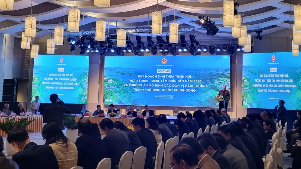 Hội thảo Quy hoạch tỉnh Thừa Thiên - Huế thời kỳ 2021-2030, tầm nhìn đến năm 2050 và mô hình đơn vị hành chính thành phố trực thuộc trung ương. Ảnh: ND Hội thảo Quy hoạch tỉnh Thừa Thiên - Huế thời kỳ 2021-2030, tầm nhìn đến năm 2050 và mô hình đơn vị hành chính thành phố trực thuộc trung ương. Ảnh: ND