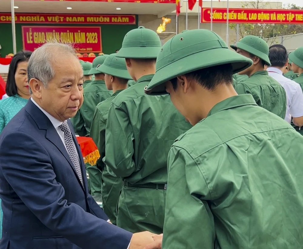 Trong đó có 112 thanh niên có trình độ Đại học, Cao đẳng, Trung cấp, 18 đảng viên và 560 thanh niên đã được bồi dưỡng nhận thức về Đảng.
