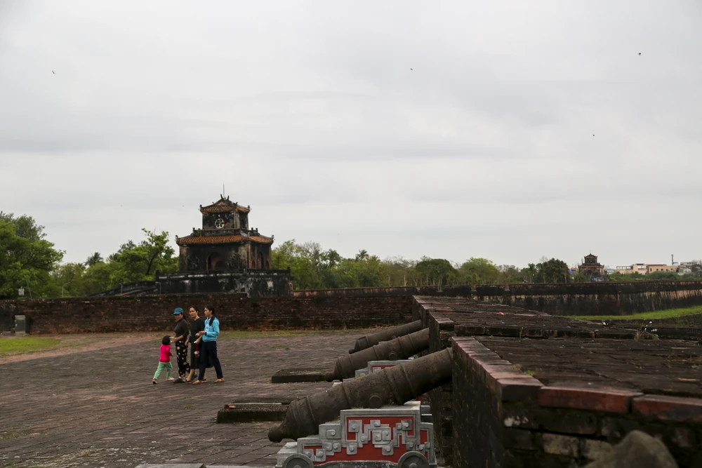 Anh Nguyễn Quốc (31 tuổi) hiện đang sinh sống và làm việc tại TP Huế cho biết, khác với những góc nhìn quen thuộc, khi đến với con đường đi bộ này người dân có một góc nhìn, một trải nghiệm rất lạ.