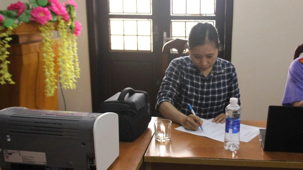 Phan Thị Anh bị khởi tố về tội "Tham ô tài sản". Ảnh: X.NHA Phan Thị Anh bị khởi tố về tội "Tham ô tài sản". Ảnh: X.NHA