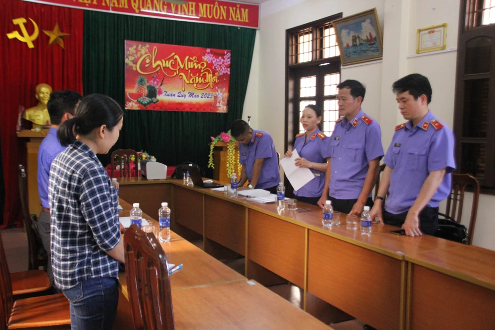 Cơ quan chức năng trước đó cũng đã khởi tố nguyên thủ kho Chi cục Thi hành án dân sự thành phố Đông Hà vì tham ô tài sản.