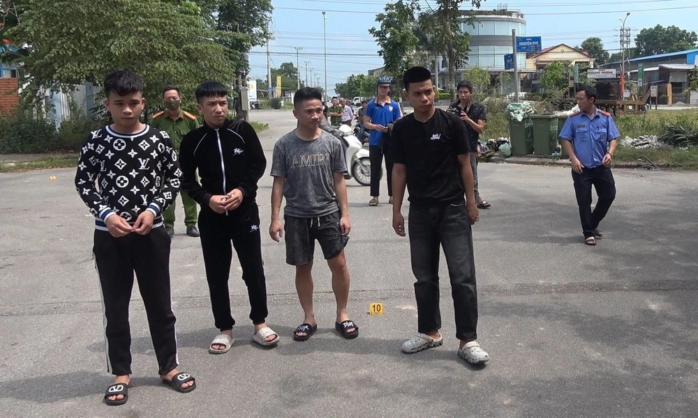 Nhóm thanh niên đặt hàng rồi chặn đường cướp tài sản của shipper ảnh 1