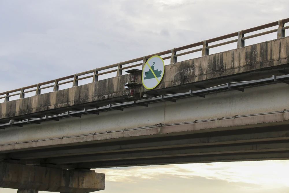 Nhiều hạng mục khác của công trình cũng xuống cấp, không đảm bảo trong việc ngăn mặn, giữ ngọt cho thời gian tới.