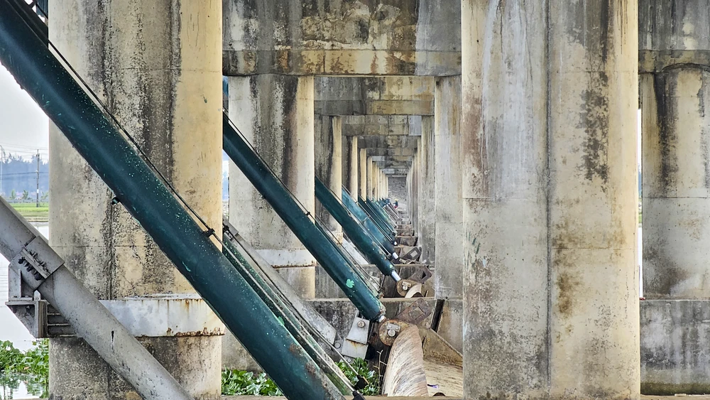 Qua thời gian đưa vào vận hành, thì hiện đập Thảo Long đã xuống cấp.