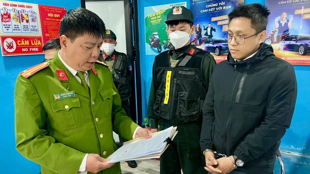 Bắt 2 người cho vay nặng lãi