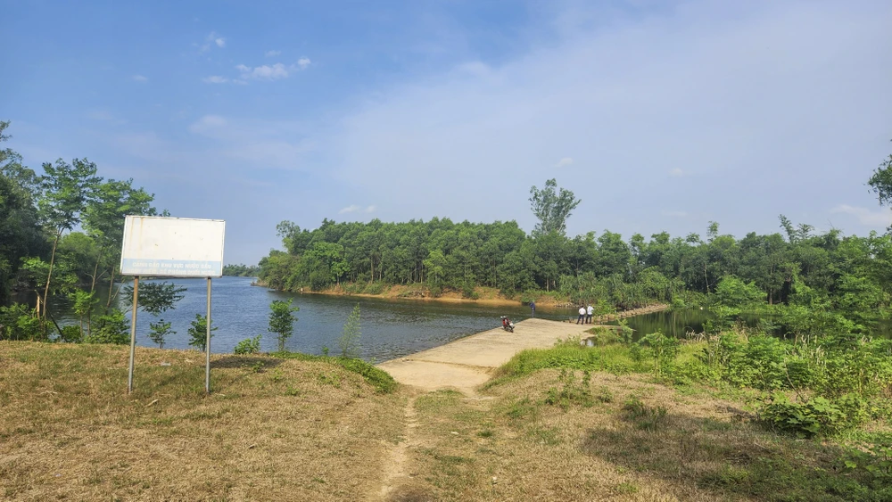 Đập ngăn mặn quảng trị