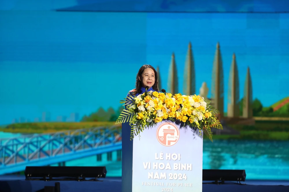 man-drone-light-khai-mac-le-hoi-vi-hoa-binh-o-quang-tri (1).jpg