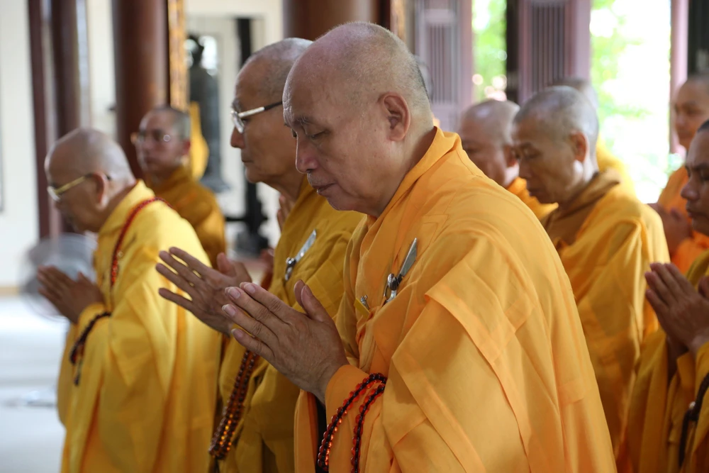 tang-ni-phat-tu-thua-thien-hue-tuong-niem-tong-bi-thu-nguyen-phu-trong (12).jpg