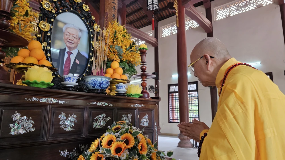 tang-ni-phat-tu-thua-thien-hue-tuong-niem-tong-bi-thu-nguyen-phu-trong (4).jpg